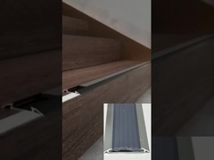 लचीला गैर फिसलन एल्यूमीनियम सीढ़ी नाक किनारे ट्रिम फ्लैट कदम ट्रेड ट्रिम