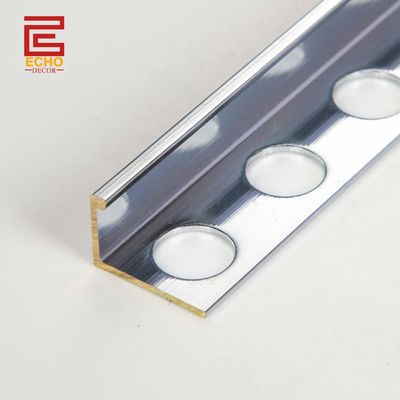 गुणवत्ता  Straight Brass Profile 2.7m Brass Tile Edge Trim Strips For Bathroom फैक्टरी